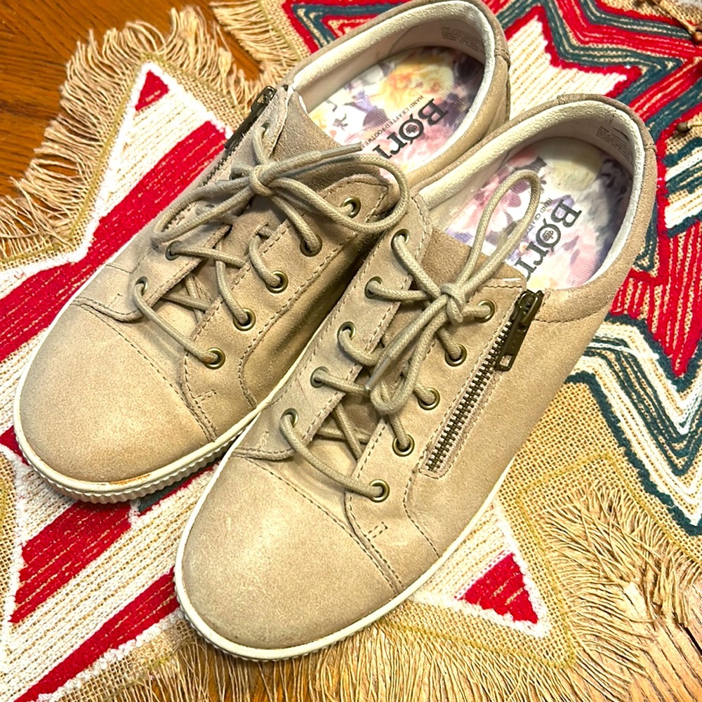 BORN Leather PALOMA Lace-Up SNEAKERS Size 9M D88037 Only worn 3X VERY GOOD SHAPE